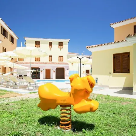 Apartman With Pool In Sos Alinos Cala Liberotto