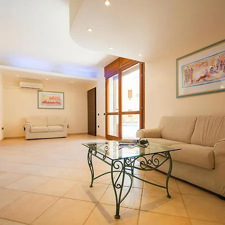 With Pool In Sos Alinos Apartman *