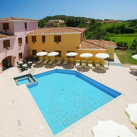 Apartman With Pool In Sos Alinos Cala Liberotto